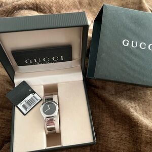 Gucci Buckle Watch 1000% Automatic